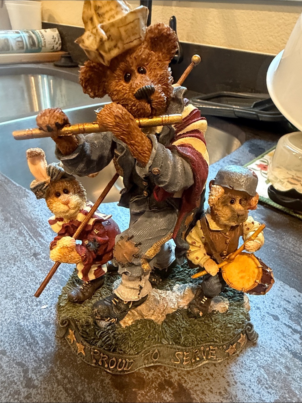 Enesco “Boyd’s Beard and Friends” Bear Family Musical Figurine in Brown and Tan